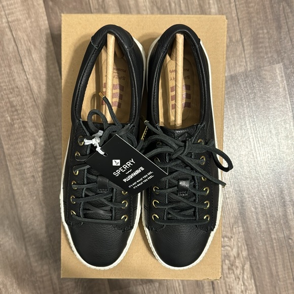 NIB Sperry Sneakers - Picture 3 of 5